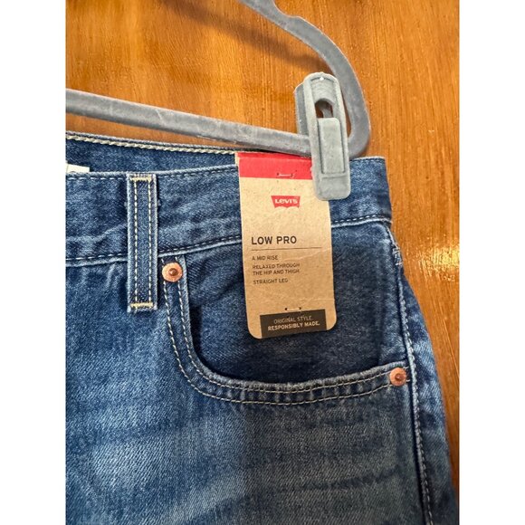 NWT Levi's Womens Medium Wash Distressed Low Pro Straight Size 29 Jeans - Picture 7 of 8